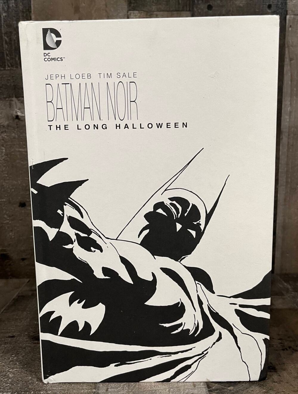 Batman Noir: The Long Halloween